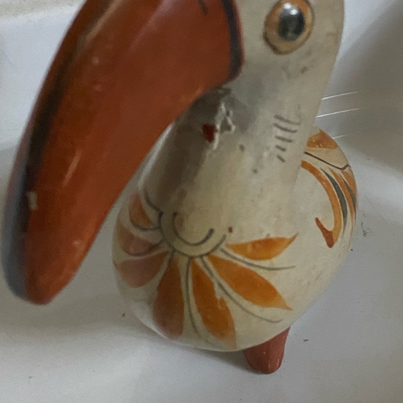 Vintage Mexican Tonala Hand painted Pottery Toucan Signed Numbers. - Picture 9 of 10